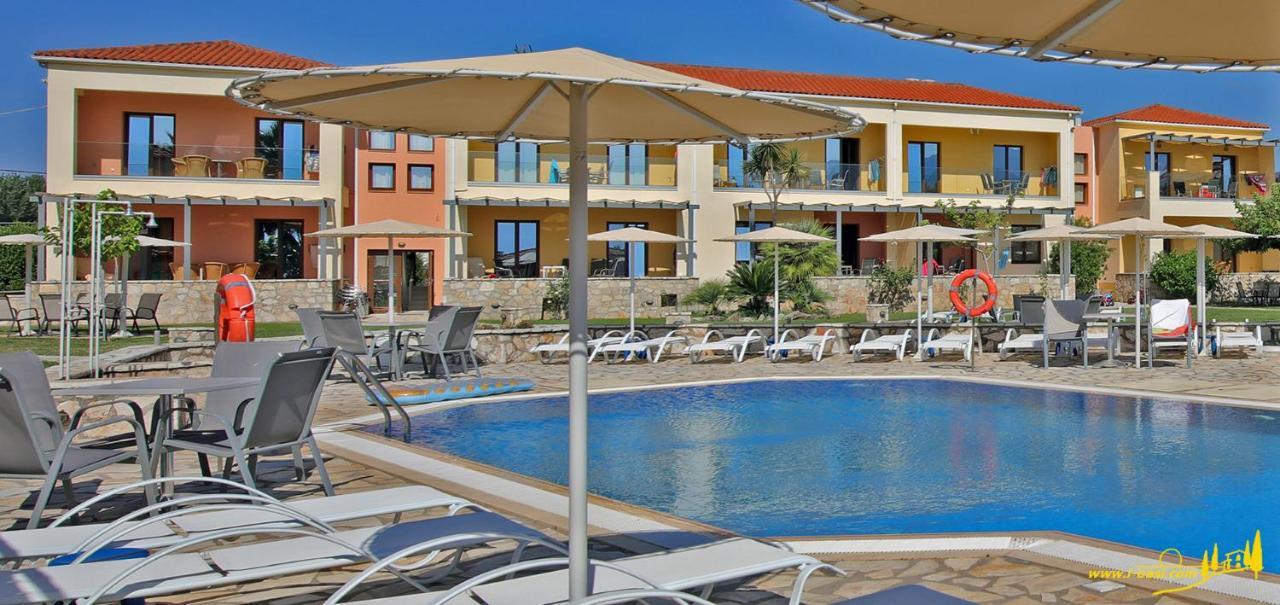 Oasis By The Sea Aparthotel Chiliadou  Eksteriør bilde
