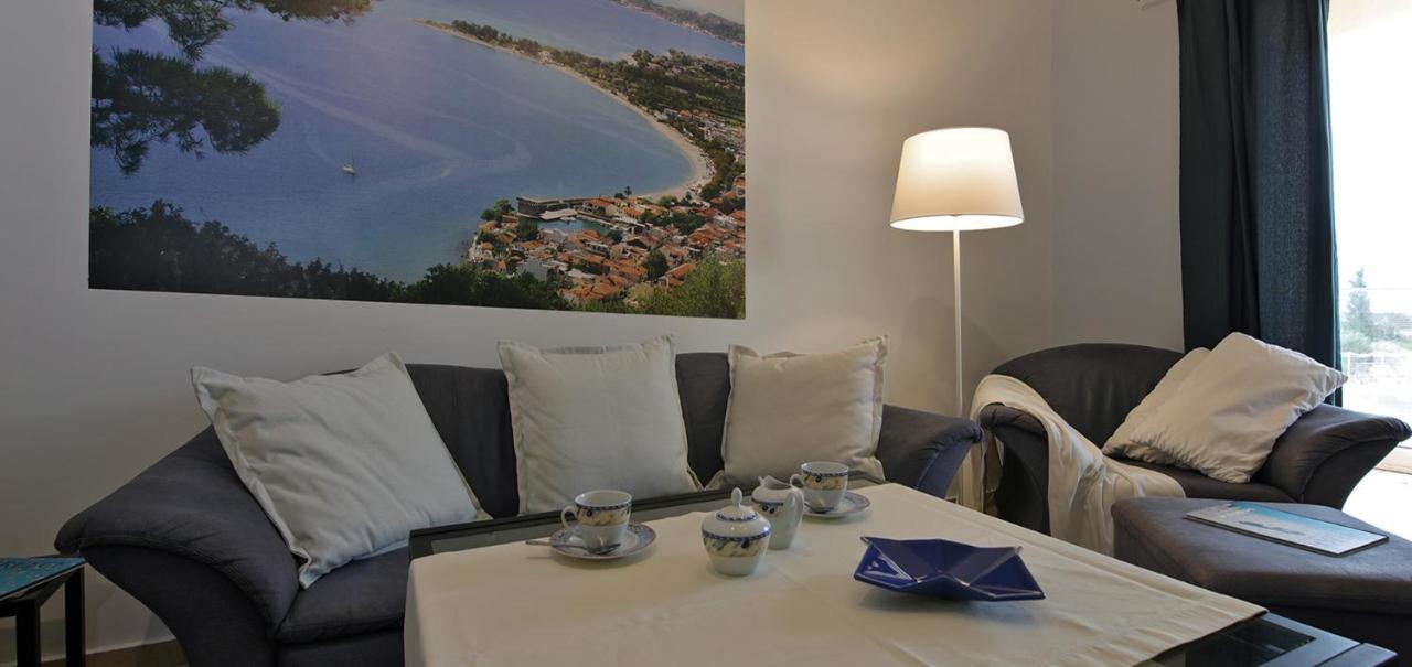 Oasis By The Sea Aparthotel Chiliadou  Eksteriør bilde